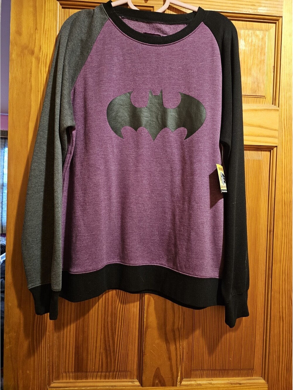 Six Flags DC Batman Crew Raglan Fleece Womens Large